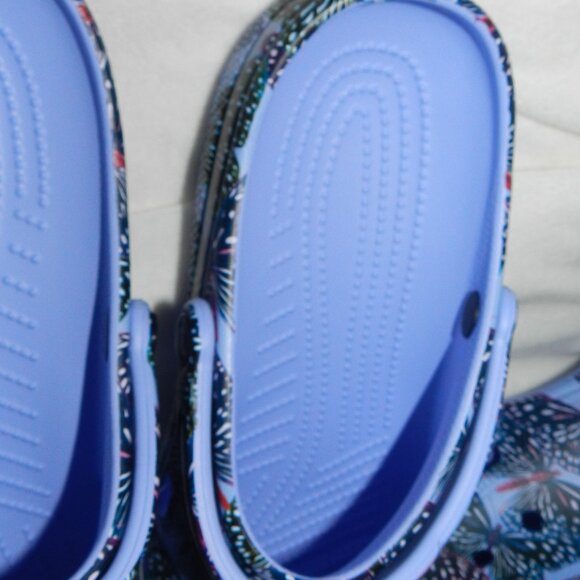 Crocs Purple Unisex-Adult  with Butterfly size BNWT!!🆕📦⌚🏃💨⚡🚚 - Picture 8 of 15